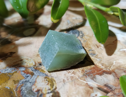Nefrit drahokamový 3,05 g - LÁSKA A HOJNOST