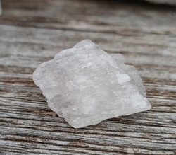 Kunzit krystal - kámen LÁSKY 2,99 g 