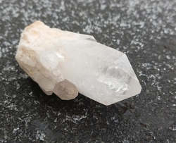 Chrámový krystal křišťálu 81 g - BÍLÝ CHRÁM
