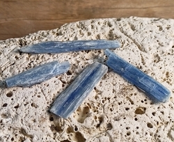 Kyanit modrý surový 2,5-3 g 