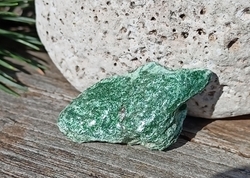 Fuchsit surový 8 g 