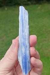 Kyanit modrý 25 g - MODRÝ PAPRSEK