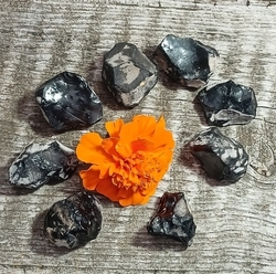 Obsidián surový 9 - 16,7 g Maďarsko