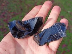 Obsidián surový 10 - 12,5 g Mexiko