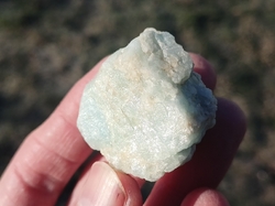 AKVAMARÍN surový krystal 32,7 g