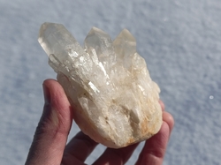Drúza křišťálu s DOW krystalem SNĚŽNÝ CHRÁM 396 g