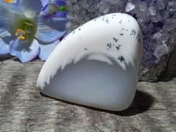 Dendritický opál leštěný SNĚŽNÁ HORA 64,4 g