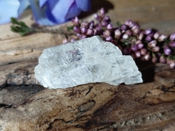 Hiddenit krystal výběrová kvalita 9,6 g - KATEDRÁLA PŘEMĚNY