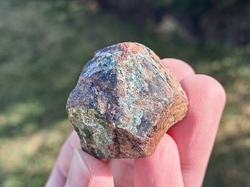 Almandin surový velký (granát) 66,9 g Afghánistán 