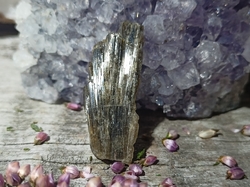 Axinit surový krystal 4,5 g - PROPOJENÍ