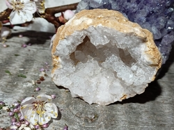 Křišťál- Křemen geoda Jeskyňka 1/2, 131,7 g