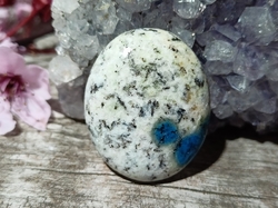 Azurit v granitu kabošon 5,7 g