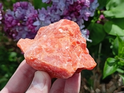 Kalcit oranžový surový větší 153,8 g - VÁŠEN DO ŽIVOTA