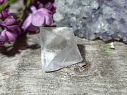Fluorit oktaedr 10,7 g, ČÍNA