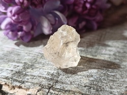 Skapolit krystal 2,9 g - Průvodce změnami