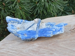 Kyanit modrý v křemeni 190 g, ROZLET A KOMUNIKACE