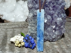 Kyanit modrý s dírkou - přívěsek 6,5 cm