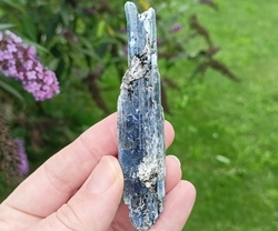 Kyanit modrý krystal Zimbabwe 64 g -  PTAČÍ BYTOST