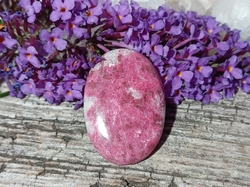Thulit kabošon 7,06 g, Norsko 