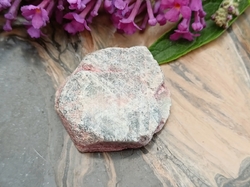 Safír surový Madagaskar 13,7 g