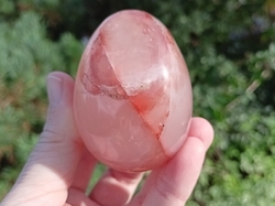Křišťálové vejce s hematitem PROPOJENÍ REALIT 260 g