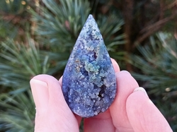 Hroznový chalcedon broušená kapka 16 g - DŮVĚRA V SEBE 
