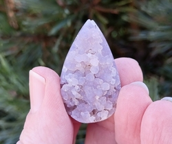 Hroznový chalcedon broušená kapka 12,7 g - DŮVĚRA V SEBE