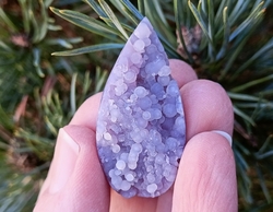 Hroznový chalcedon broušená kapka 11,5 g - DŮVĚRA V SEBE