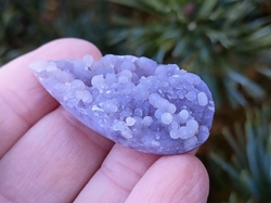 Hroznový chalcedon broušená kapka 11,5 g - DŮVĚRA V SEBE