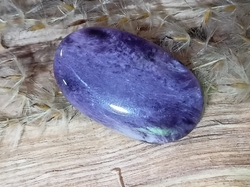 Čaroit kabošon - top kvalita  5,33 g