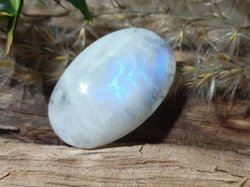 Měsíční kámen kabošon top kvalita 4,85 g 