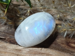 Měsíční kámen kabošon top kvalita 4,85 g 