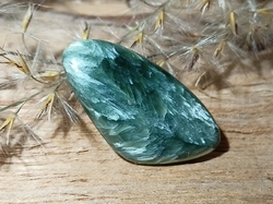 SERAFINIT kabošon 2,05 g KŘÍDLO
