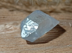 Dumortierit v křišťálu, oboustranná špice 6,28 g 