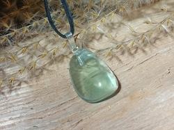 Fluorit hlazený 7 g přívěsek - JSEM ZDRÁV