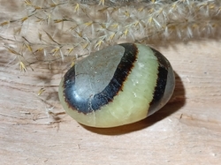 Septárie - dračí kámen hmatka 34,2 g