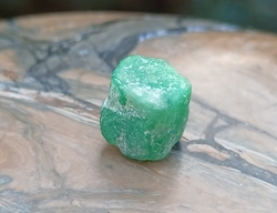Smaragd surový Pákistán 1,33 g