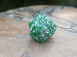 Smaragd surový Pákistán 2,36 g
