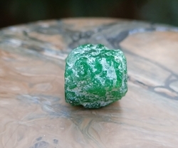Smaragd surový Pákistán 2,36 g