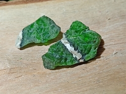 Chromdiopsid krystaly surové 13,2 g SET 2 KS