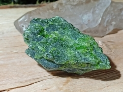 Chromdiopsid krystal surový 38,2 g - CHRÁM