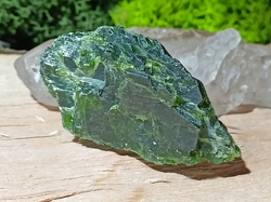 Chromdiopsid krystal surový 38,2 g - CHRÁM