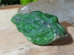 Chromdiopsid krystal surový 17,7 g 