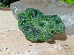 Chromdiopsid krystal surový 15,8 g  extra kvalita