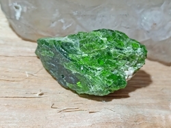 Chromdiopsid krystal surový 9,8 g 