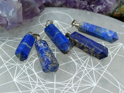 Lapis lazuli přívěsek / kyvadlo 2,7 cm
