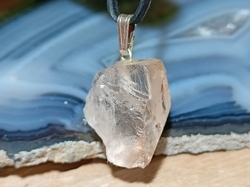 TOPAZ zlatý krystal 7,7 g přívěsek - SEBEDŮVĚRA 