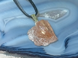 TOPAZ zlatý krystal 3,59 g přívěsek - TVOŘIVOST 