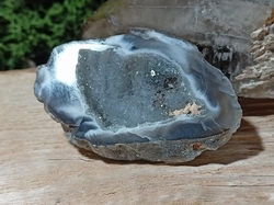 Achát peříčkový  mini geoda 12,9 g 