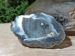 Achát peříčkový  mini geoda 12,9 g 